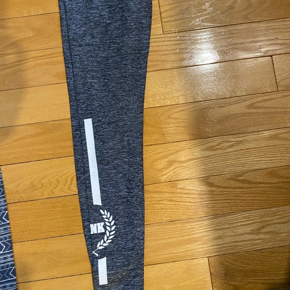 Leggings and jeans - Picture 1 of 4